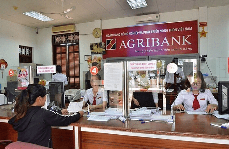 Kiểm tra số dư tài khoản tại phòng giao dịch Agribank